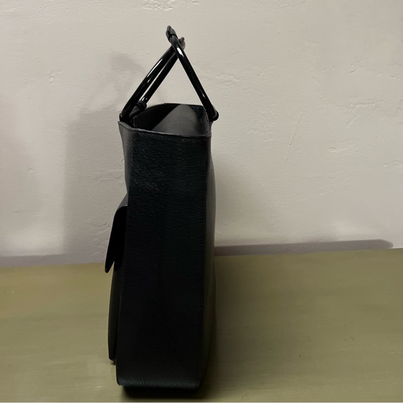 Gucci Large Leather Attache’ Laptop Tote Sleek Design w/ Metal Ring Handles. - Picture 7 of 15